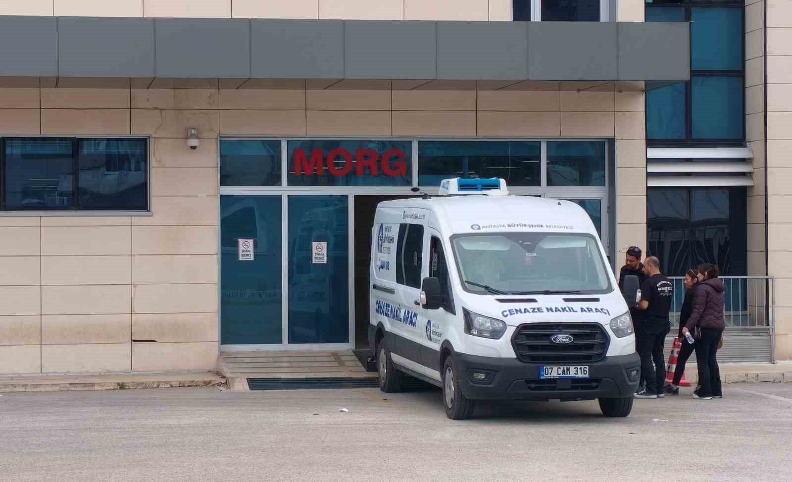 17 yaşındaki sürücünün ölümüne sebep olduğu küçük çocuğun cenazesi ailesine teslim edildi
