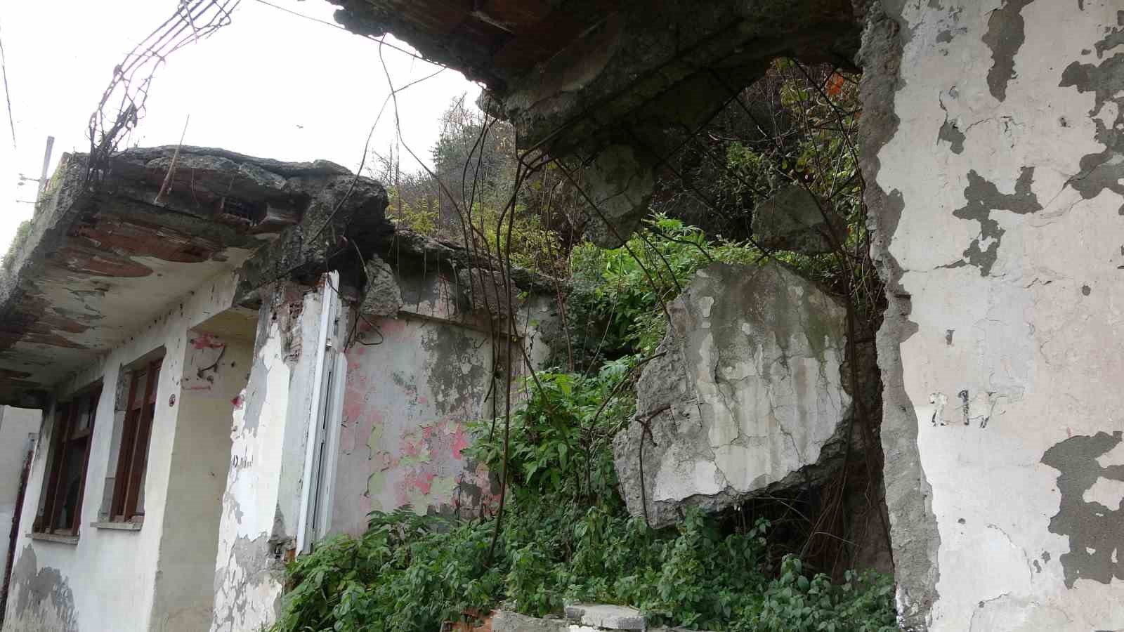 17 yıldır kaya düşmesi riski altındaki mahalleye ‘3 boyutlu’ müdahale
