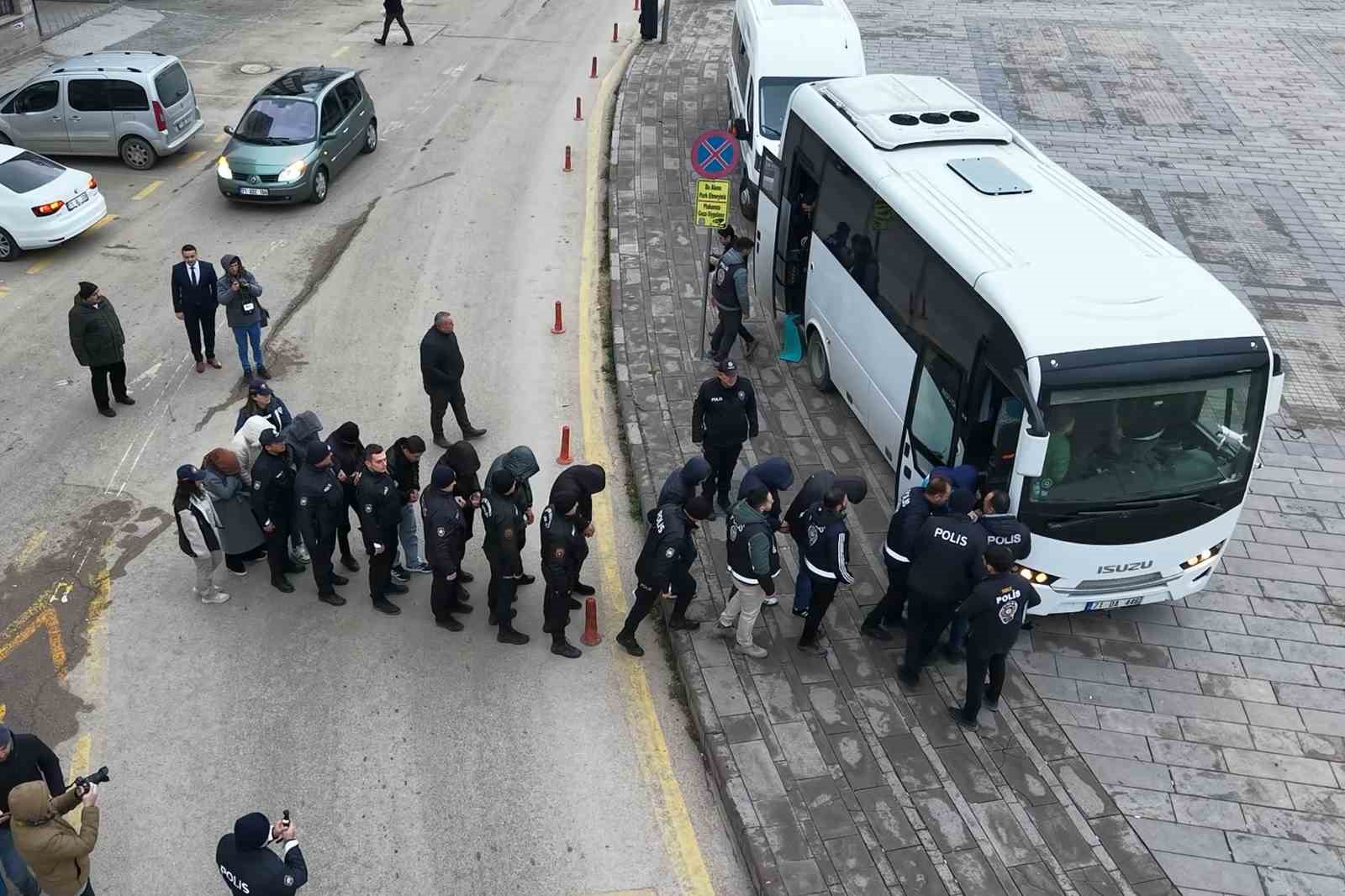 18 aylık takiple 2.6 milyar liralık yasa dışı bahis ağı çökertildi: 25 gözaltı
