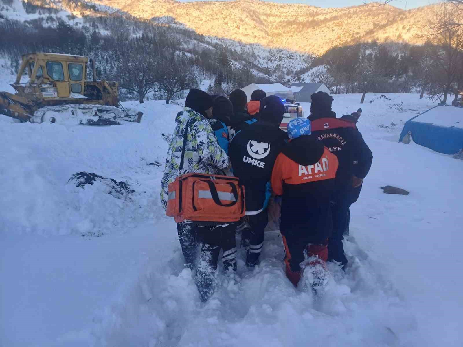 18 saatlik zorlu operasyonla mahsur kalan hasta kurtarıldı
