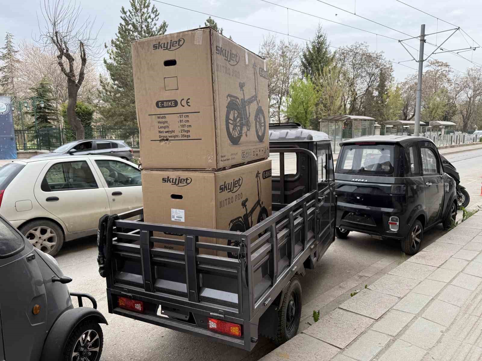 2 bin 600 dolara ‘eski’ deyip 44 buçuk yerine 40 TL’den bozmaya çalıştılar
