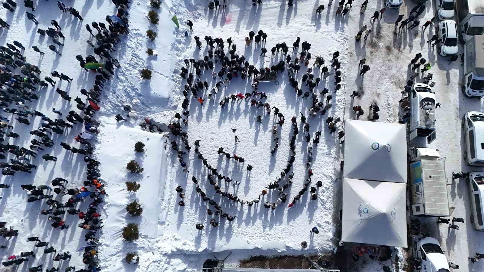 2 bin rakımlı yaylada renkli kış festivali
