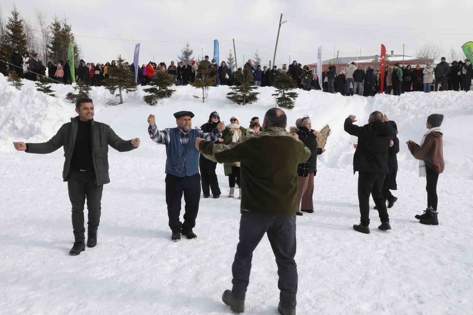 2 bin rakımlı yaylada renkli kış festivali
