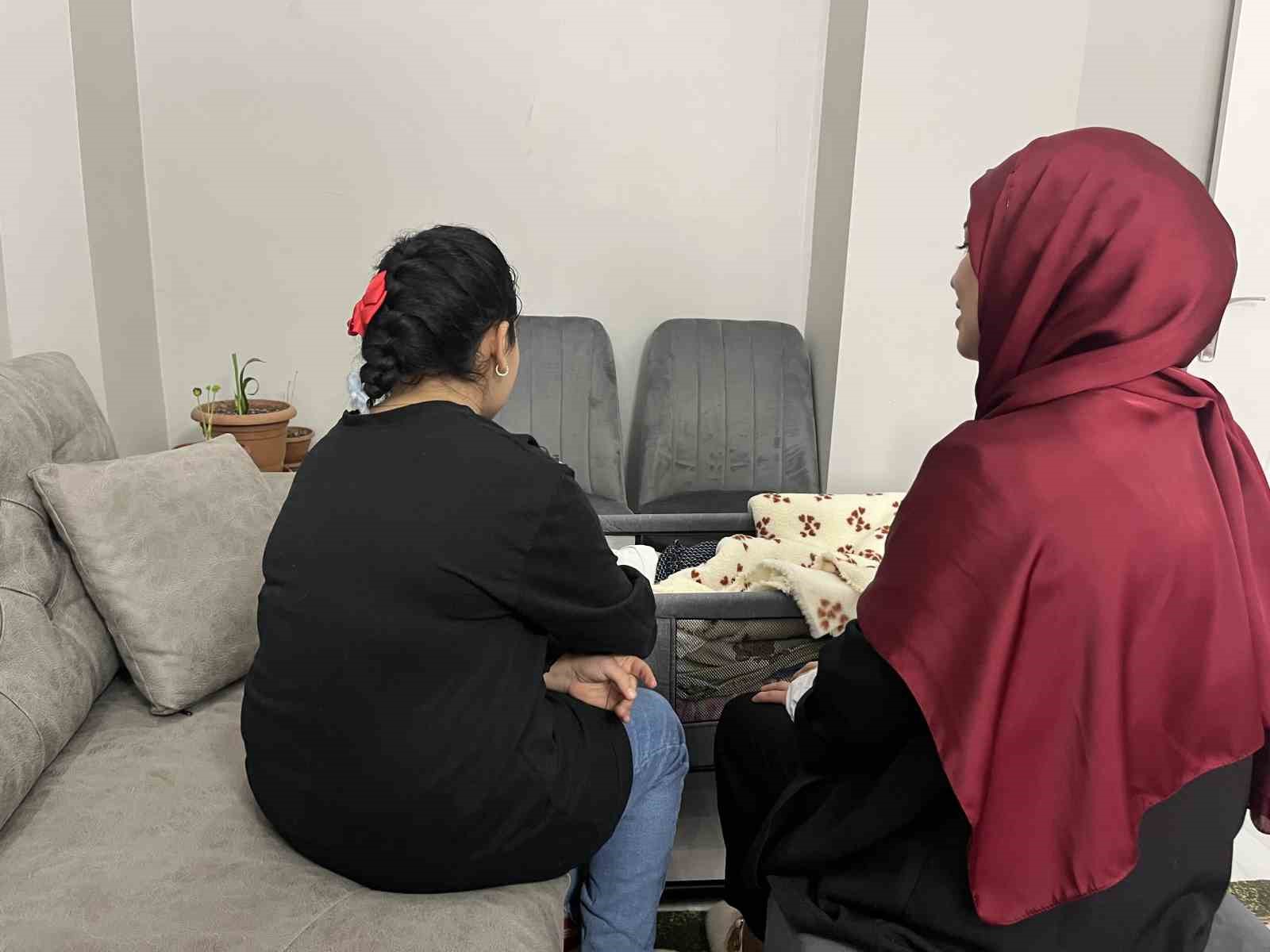 2 çocuklu aile 2’si bebek 3 çocuğa daha yuva oldu
