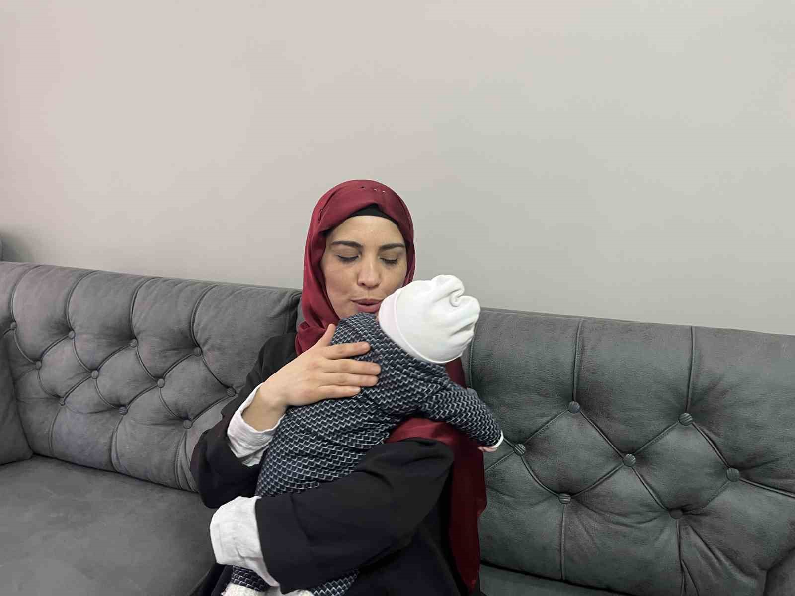 2 çocuklu aile 2’si bebek 3 çocuğa daha yuva oldu
