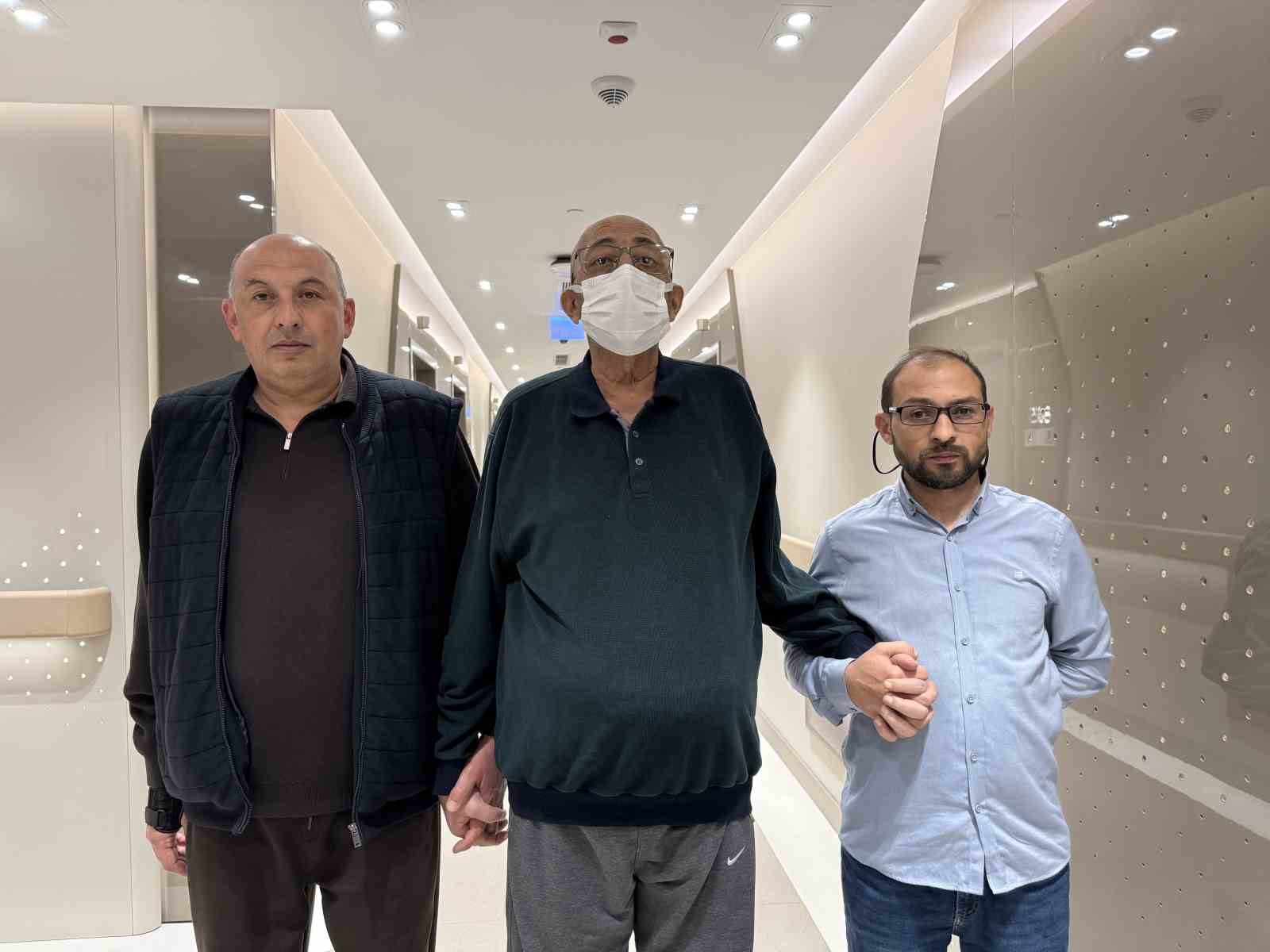 2 kişiden alınan karaciğerle yaşama tutundu: "Dünyada çok nadiren yapılıyor"
