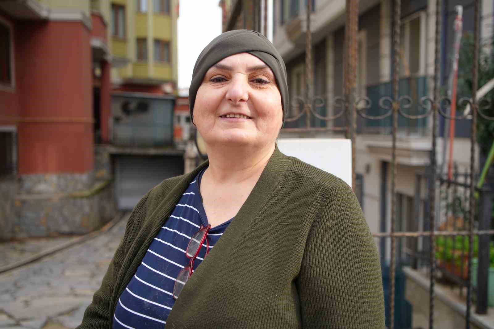 20 yıldır sokak kedilerine annelik yapıyor: "Sadece sevgi istiyorlar"
