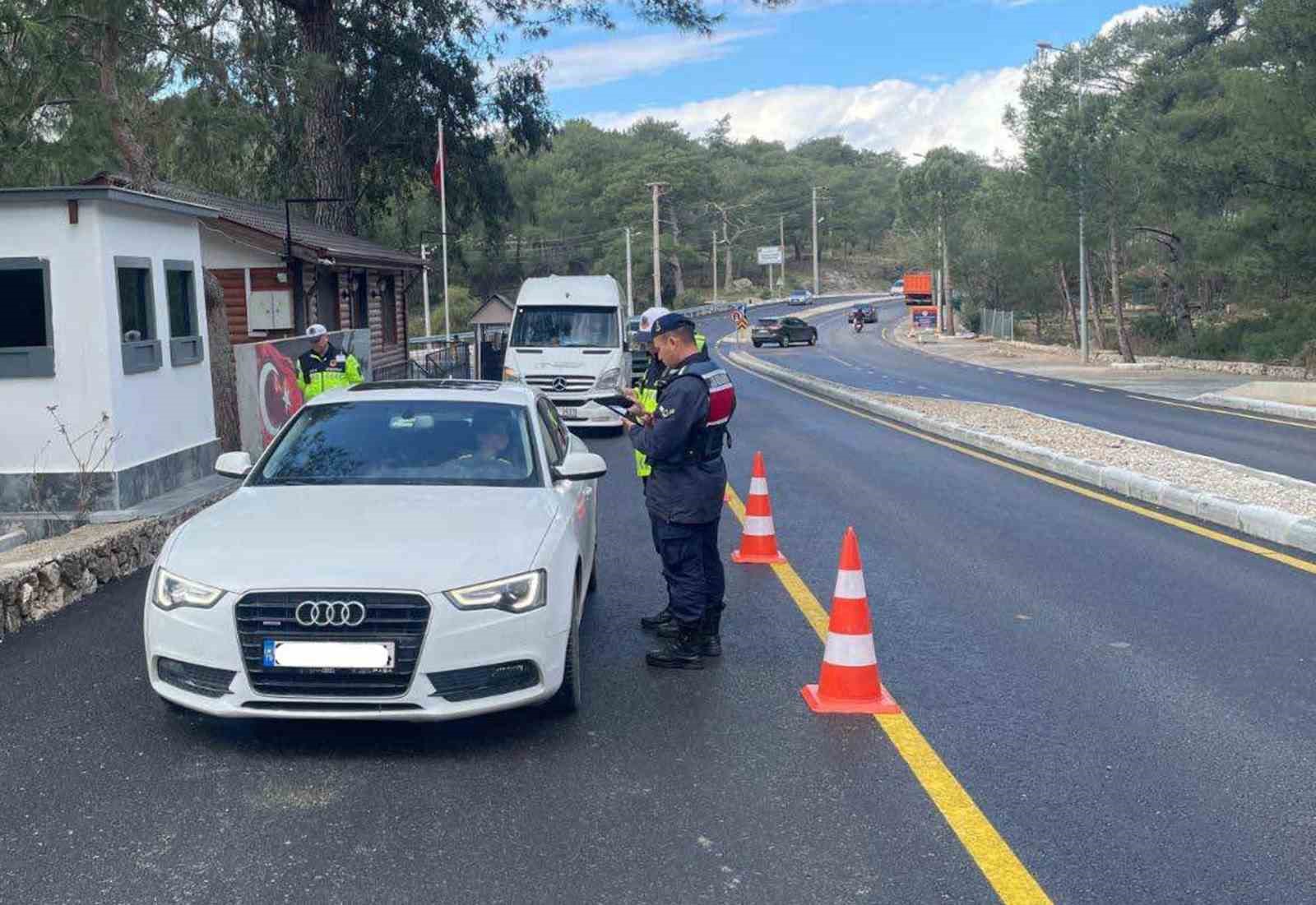 202 sürücünün sürücü belgesi geçici olarak iptal edildi
