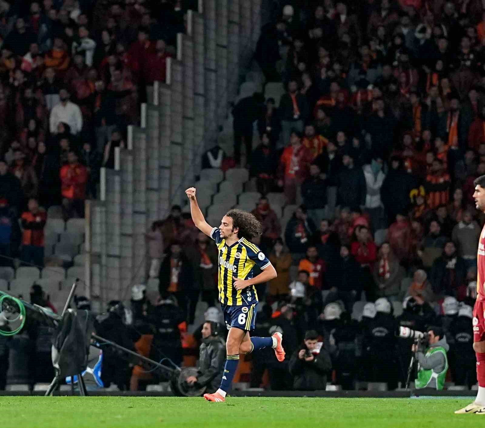 2025 Turkcell Süper Kupa: Galatasaray: 0 - Fenerbahçe: 1 (İlk yarı)
