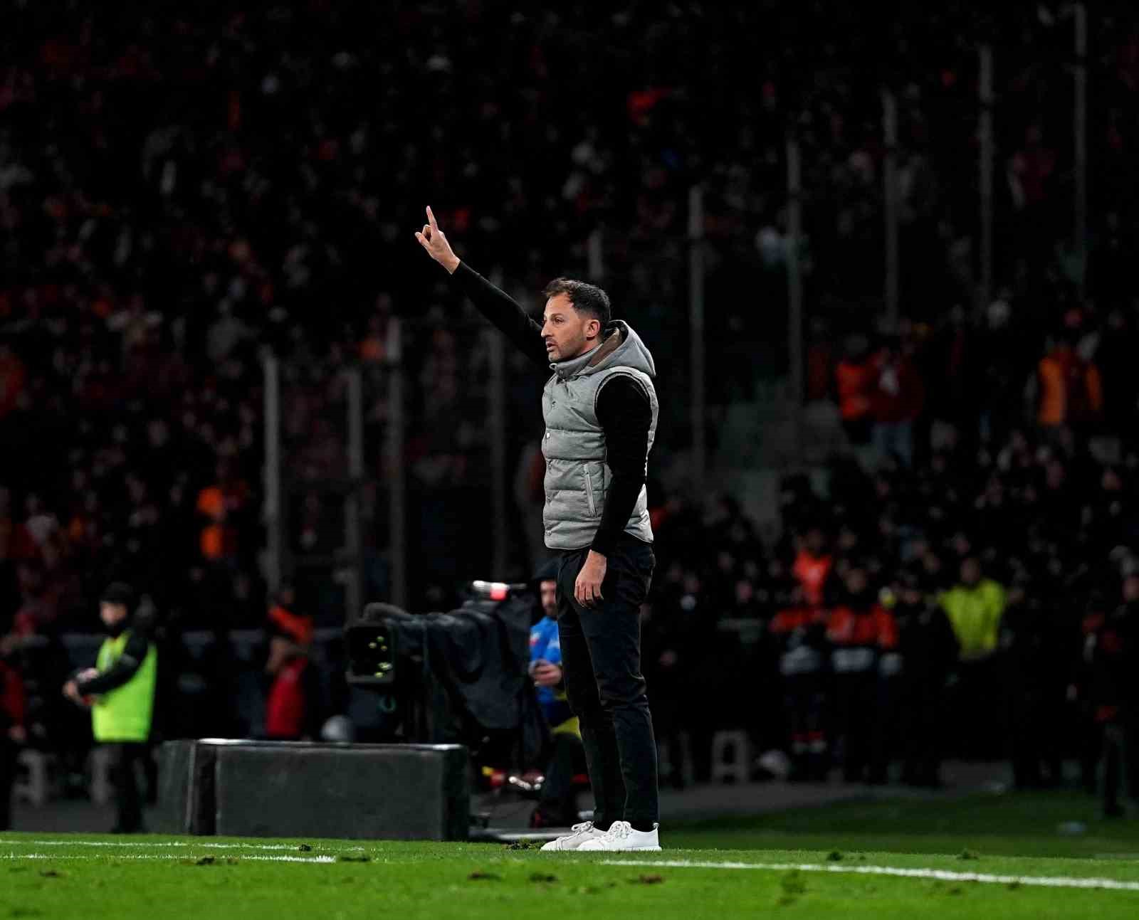 2025 Turkcell Süper Kupa: Galatasaray: 0 - Fenerbahçe: 1 (İlk yarı)
