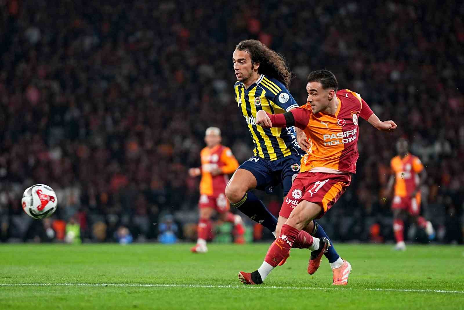 2025 Turkcell Süper Kupa: Galatasaray: 0 - Fenerbahçe: 1 (İlk yarı)
