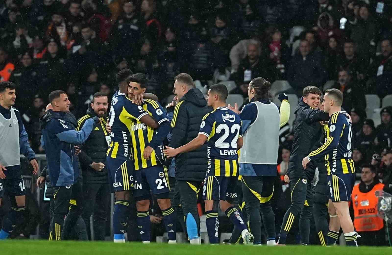 2025 Turkcell Süper Kupa: Galatasaray: 0 - Fenerbahçe: 2 (Maç sonucu)
2025 Turkcell Süper Kupa: Galatasaray: 0 - Fenerbahçe: 2 (Maç sonucu)