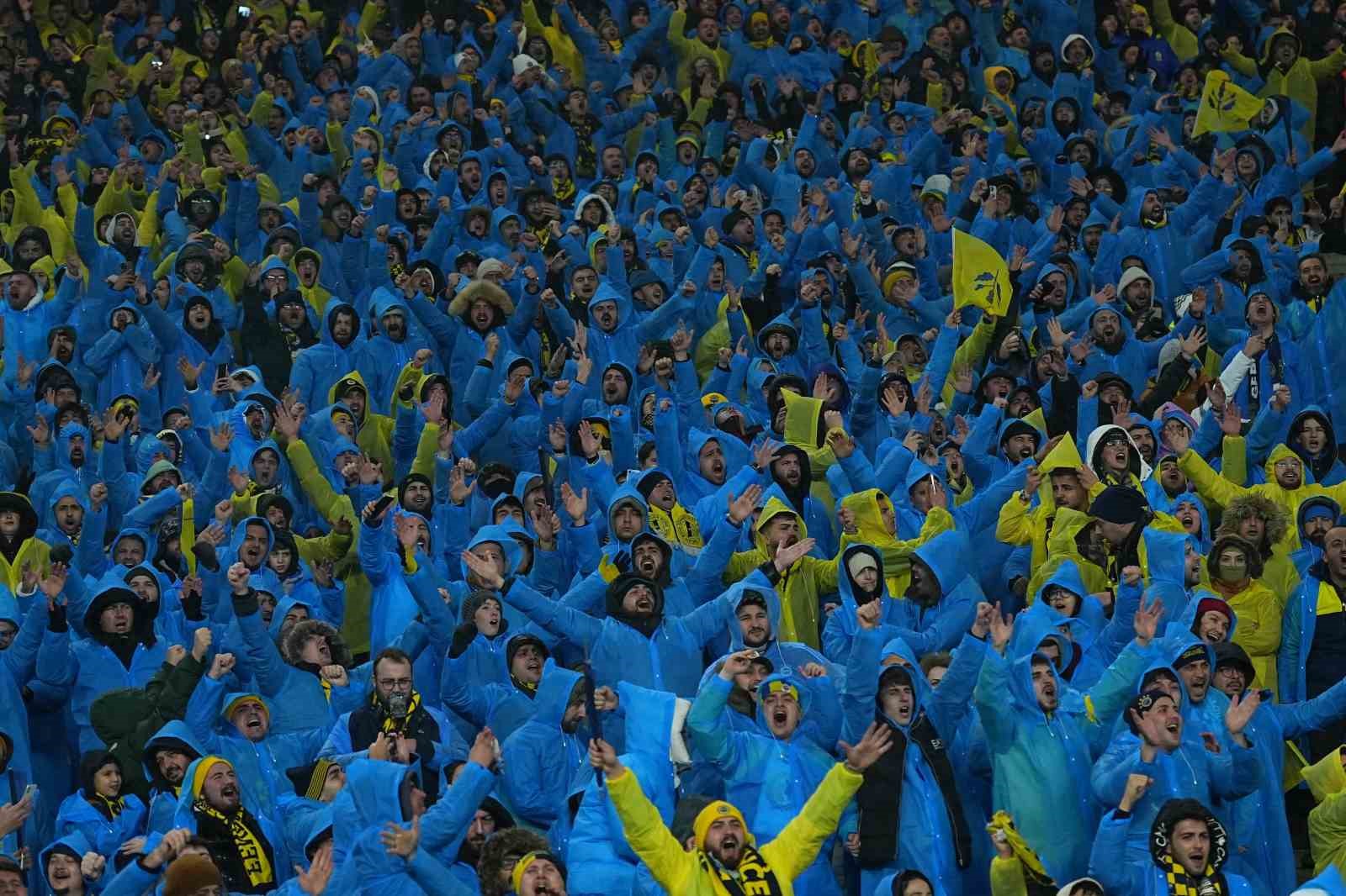 2025 Turkcell Süper Kupa: Galatasaray: 0 - Fenerbahçe: 2 (Maç sonucu)
2025 Turkcell Süper Kupa: Galatasaray: 0 - Fenerbahçe: 2 (Maç sonucu)