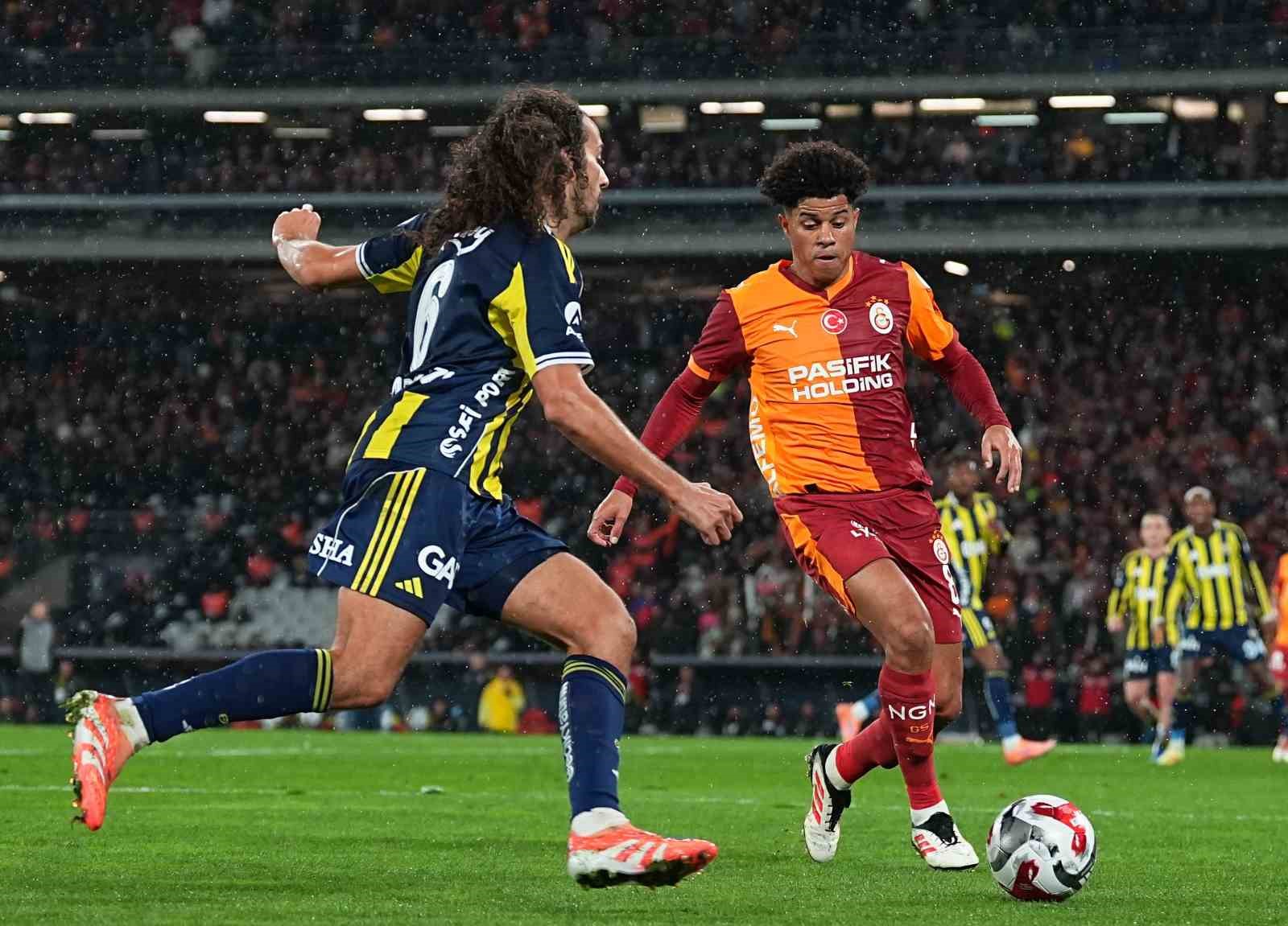 2025 Turkcell Süper Kupa: Galatasaray: 0 - Fenerbahçe: 2 (Maç sonucu)
2025 Turkcell Süper Kupa: Galatasaray: 0 - Fenerbahçe: 2 (Maç sonucu)