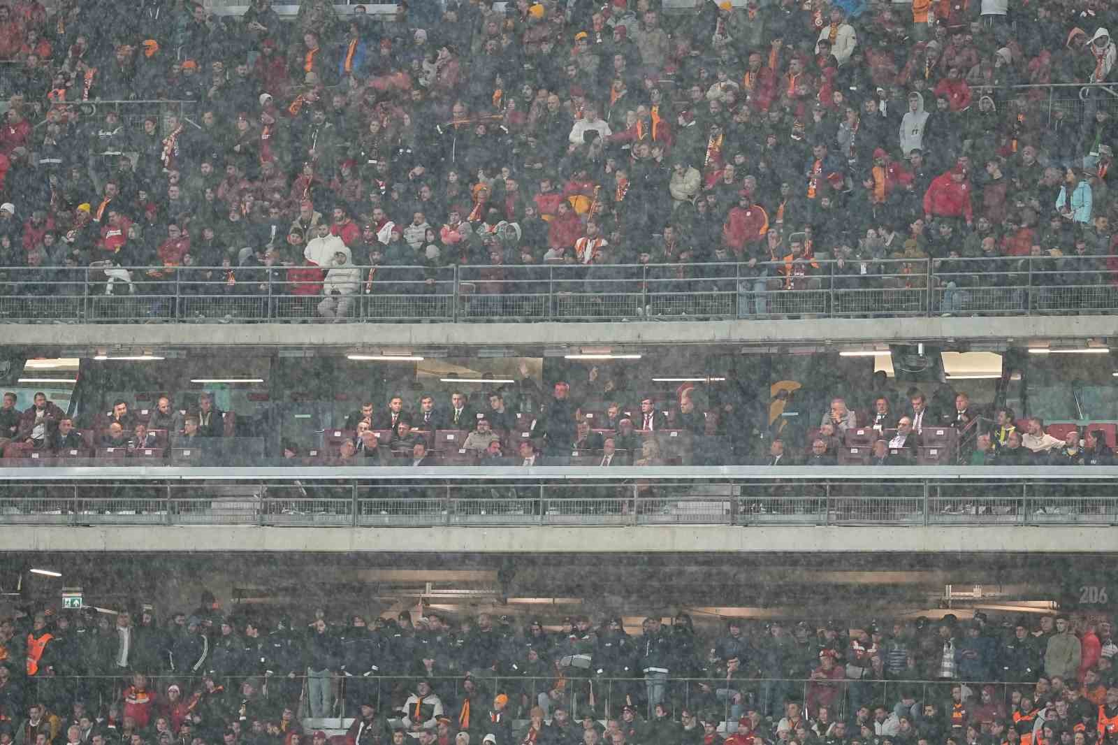 2025 Turkcell Süper Kupa: Galatasaray: 0 - Fenerbahçe: 2 (Maç sonucu)
2025 Turkcell Süper Kupa: Galatasaray: 0 - Fenerbahçe: 2 (Maç sonucu)