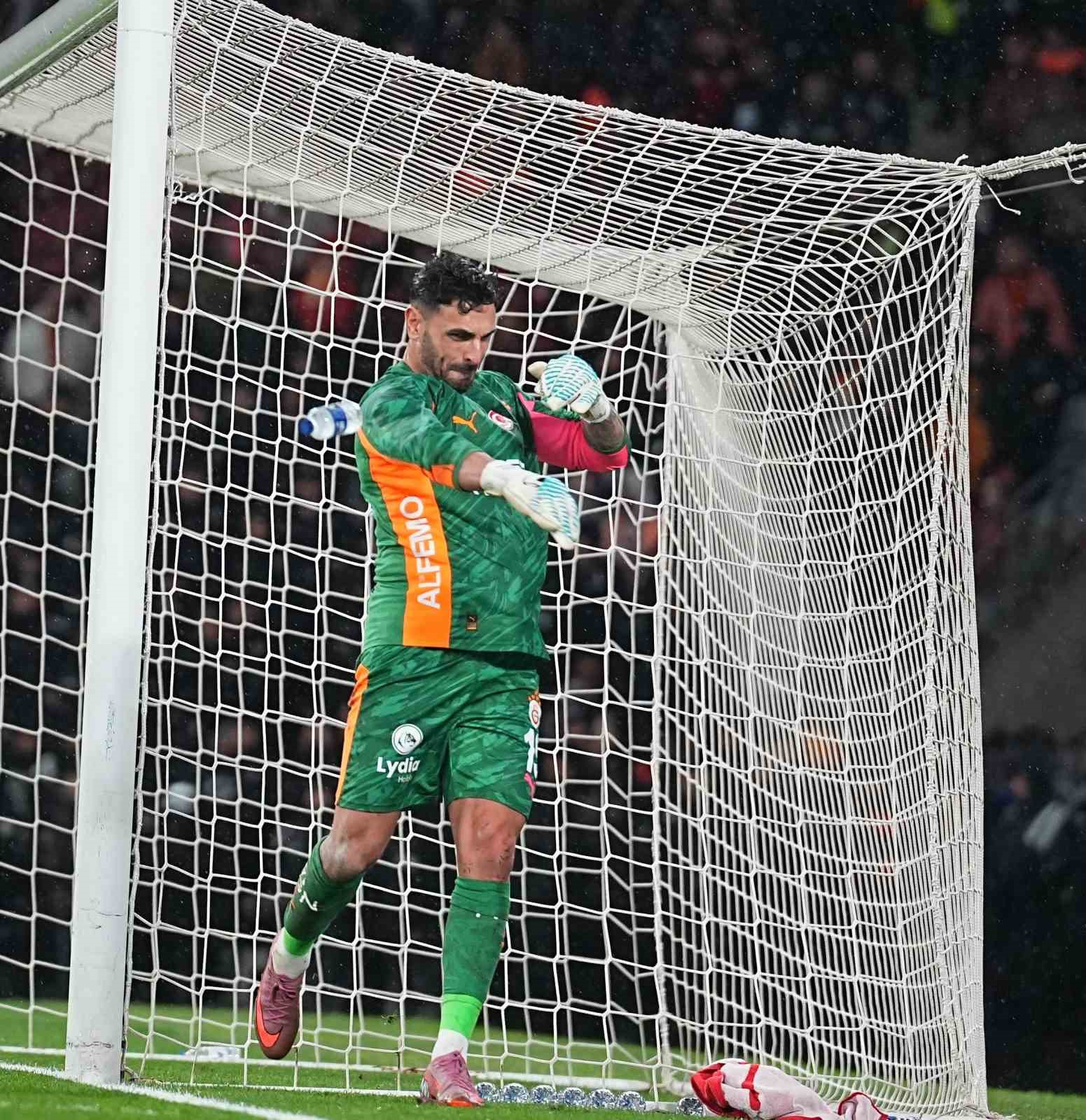 2025 Turkcell Süper Kupa: Galatasaray: 0 - Fenerbahçe: 2 (Maç sonucu)
2025 Turkcell Süper Kupa: Galatasaray: 0 - Fenerbahçe: 2 (Maç sonucu)