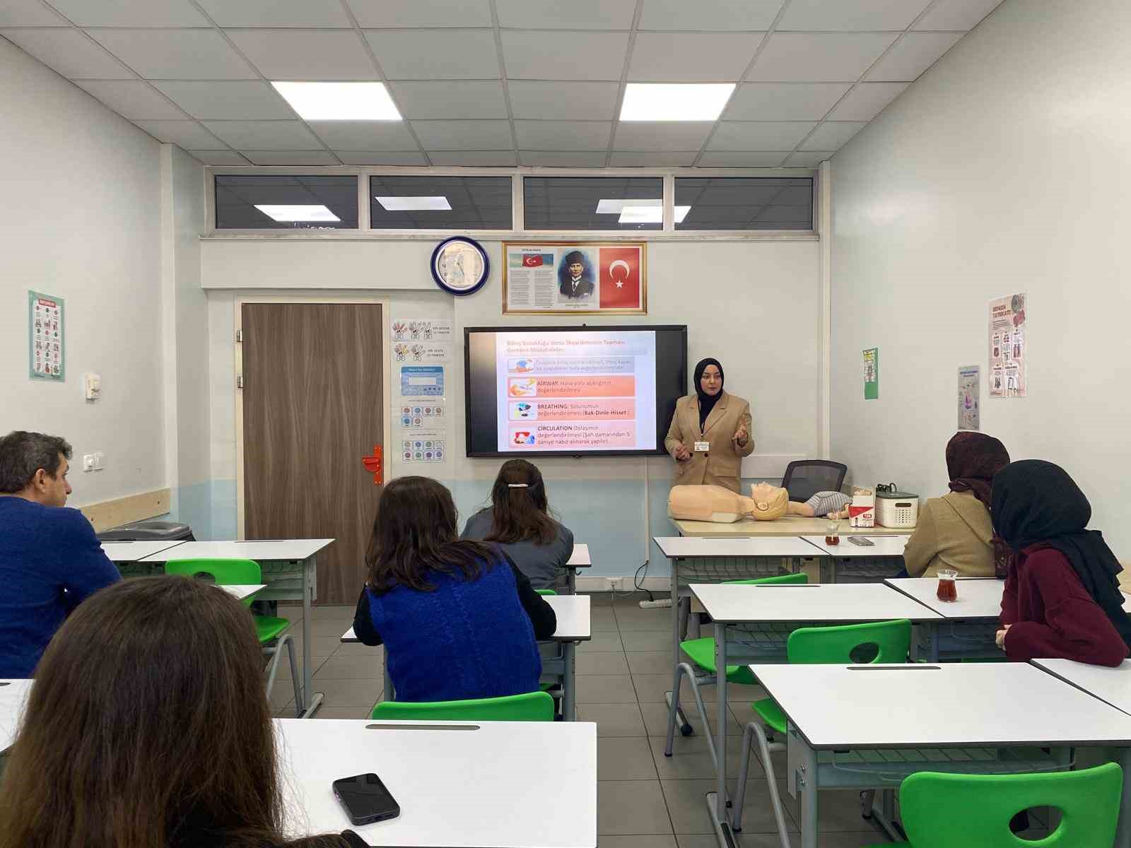 2025’te 7 bin vatandaşa ilk yardım eğitimi
2025’te 7 bin vatandaşa ilk yardım eğitimi