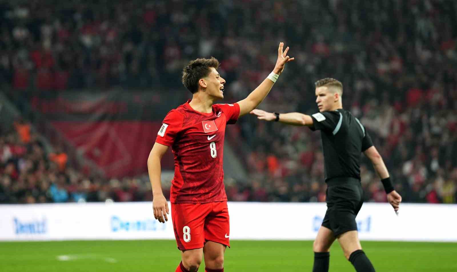 2026 FIFA Dünya Kupası play-off yarı final: Türkiye: 0 - Romanya: 0 (İlk yarı)
