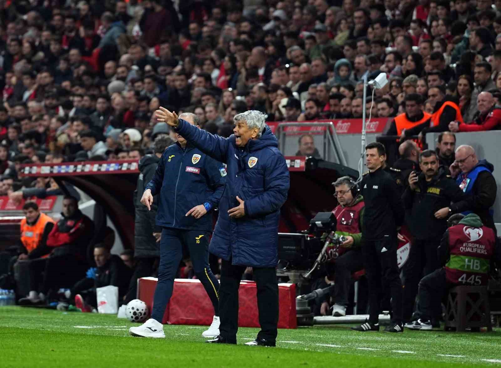 2026 FIFA Dünya Kupası play-off yarı final: Türkiye: 0 - Romanya: 0 (İlk yarı)
