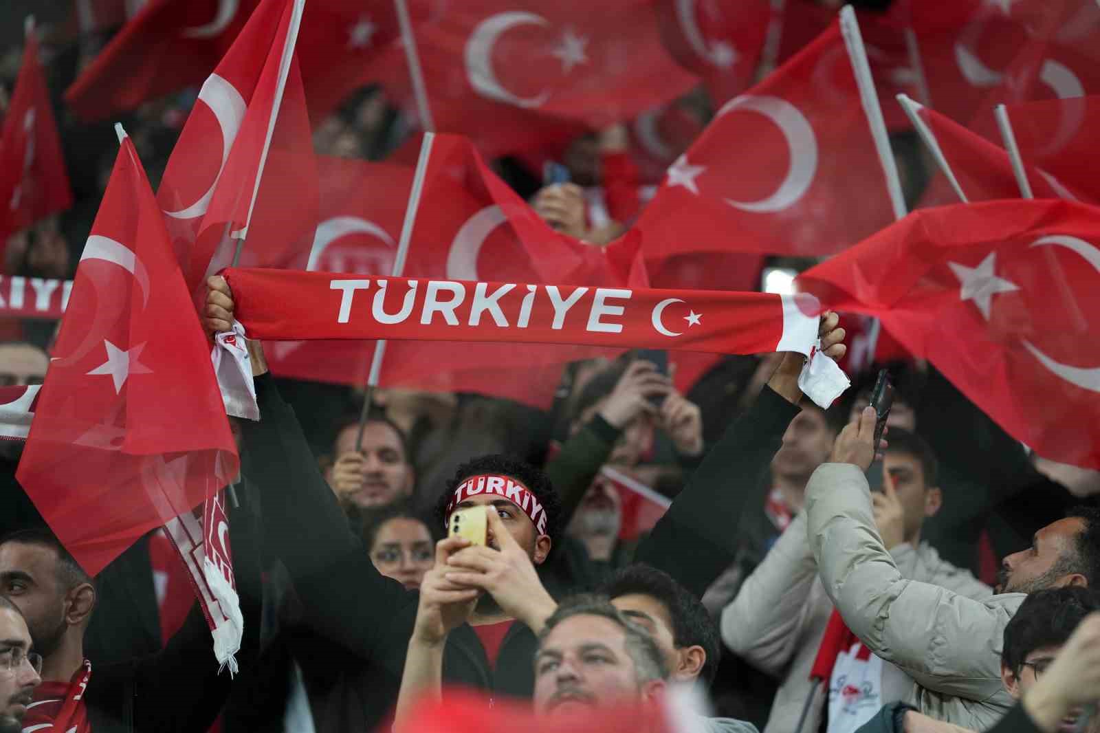 2026 FIFA Dünya Kupası play-off yarı final: Türkiye: 0 - Romanya: 0 (Maç devam ediyor)

