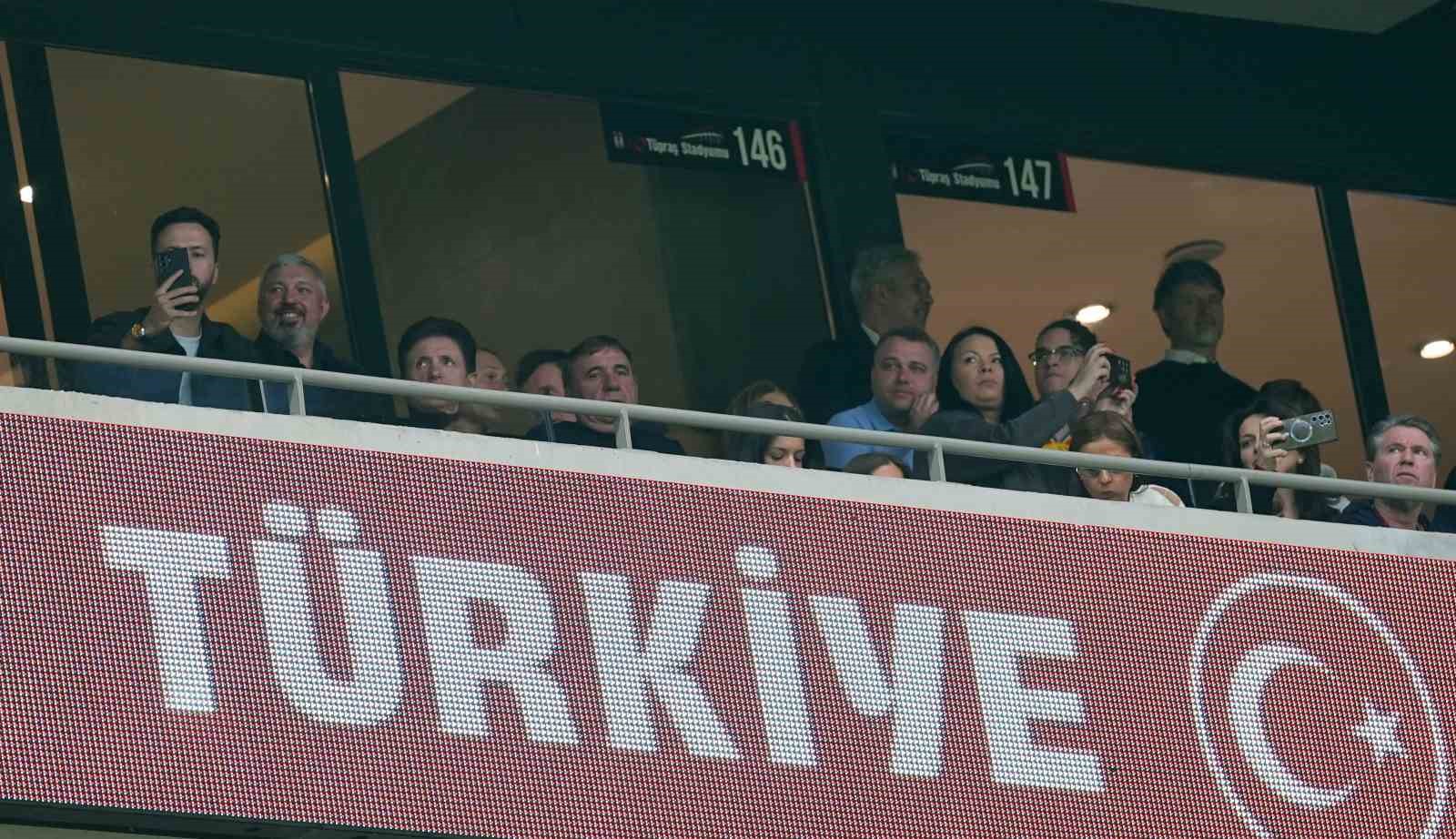 2026 FIFA Dünya Kupası play-off yarı final: Türkiye: 0 - Romanya: 0 (Maç devam ediyor)
