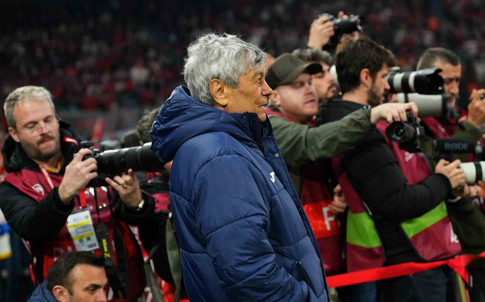 2026 FIFA Dünya Kupası play-off yarı final: Türkiye: 0 - Romanya: 0 (Maç devam ediyor)
