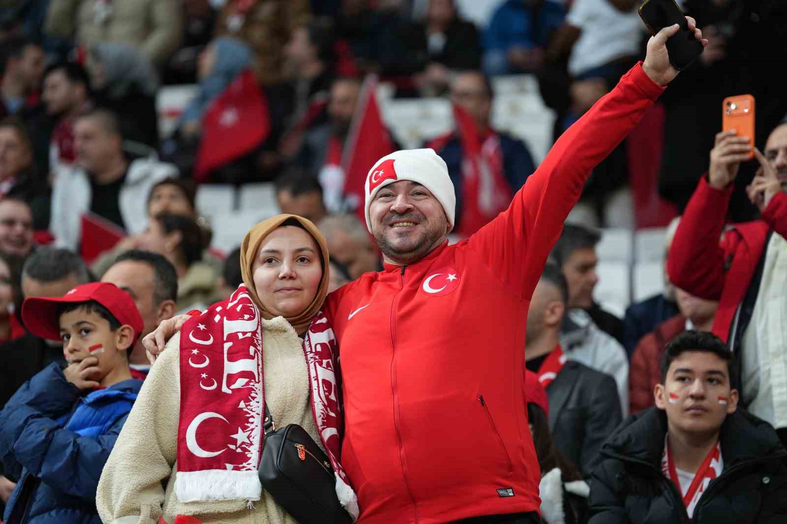 2026 FIFA Dünya Kupası play-off yarı final: Türkiye: 0 - Romanya: 0 (Maç devam ediyor)

