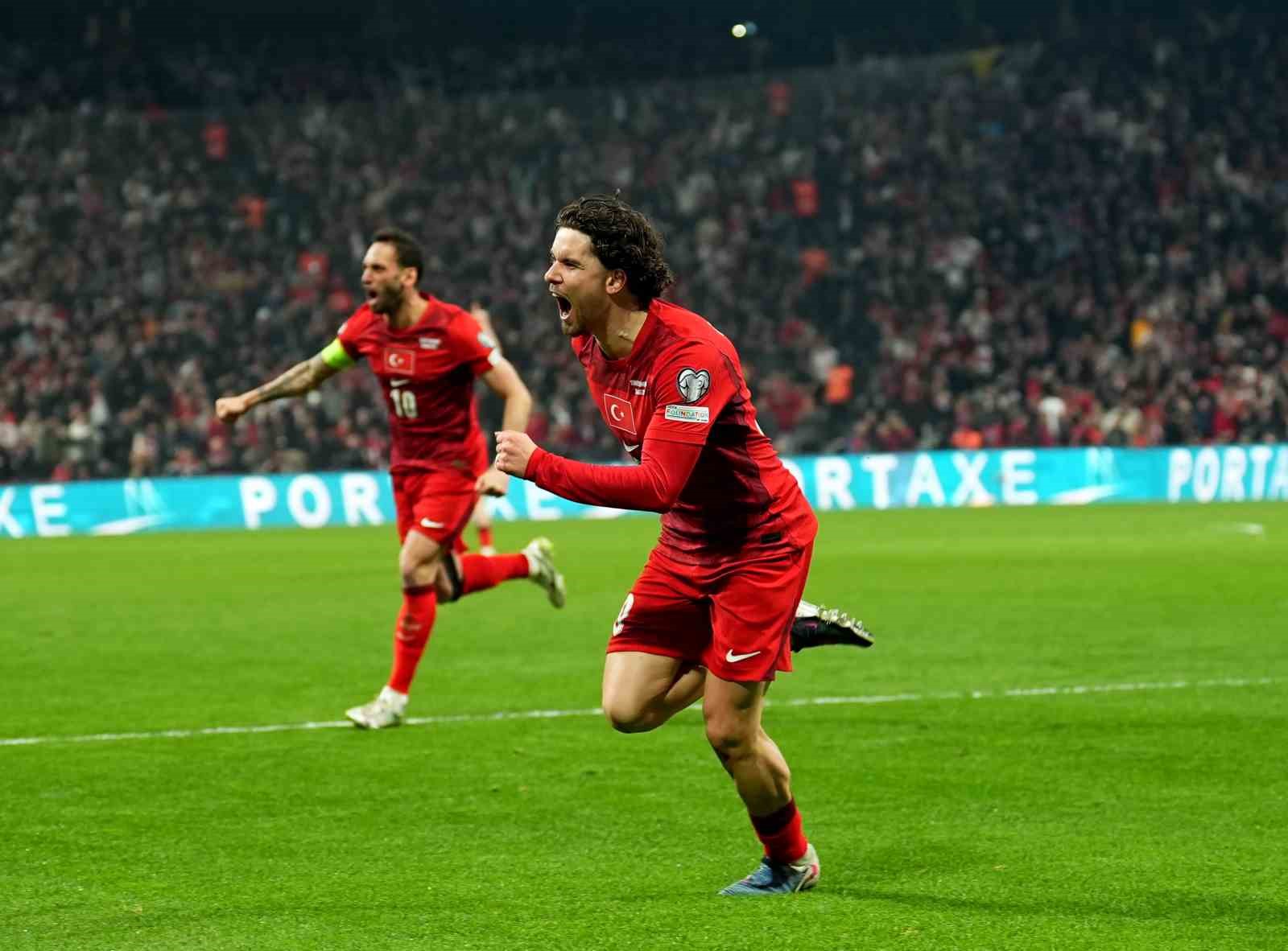 2026 FIFA Dünya Kupası play-off yarı final: Türkiye: 1 - Romanya: 0 (Maç sonucu)
2026 FIFA Dünya Kupası play-off yarı final: Türkiye: 1 - Romanya: 0 (Maç sonucu)