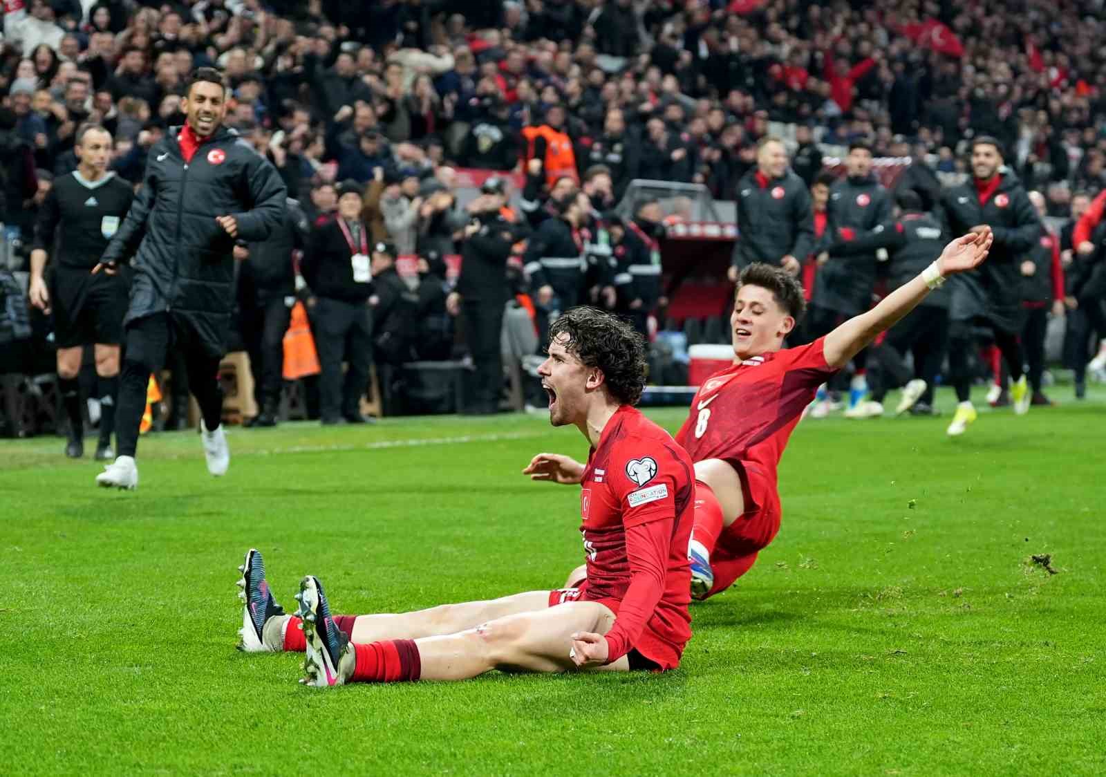 2026 FIFA Dünya Kupası play-off yarı final: Türkiye: 1 - Romanya: 0 (Maç sonucu)
2026 FIFA Dünya Kupası play-off yarı final: Türkiye: 1 - Romanya: 0 (Maç sonucu)