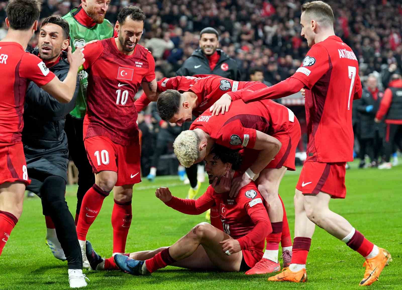 2026 FIFA Dünya Kupası play-off yarı final: Türkiye: 1 - Romanya: 0 (Maç sonucu)
2026 FIFA Dünya Kupası play-off yarı final: Türkiye: 1 - Romanya: 0 (Maç sonucu)