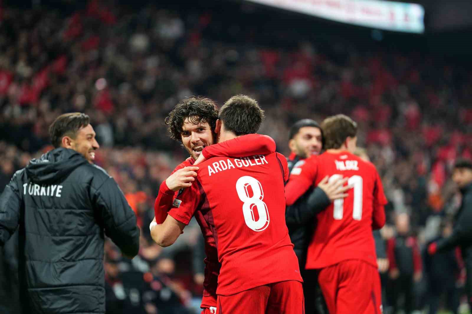 2026 FIFA Dünya Kupası play-off yarı final: Türkiye: 1 - Romanya: 0 (Maç sonucu)
2026 FIFA Dünya Kupası play-off yarı final: Türkiye: 1 - Romanya: 0 (Maç sonucu)