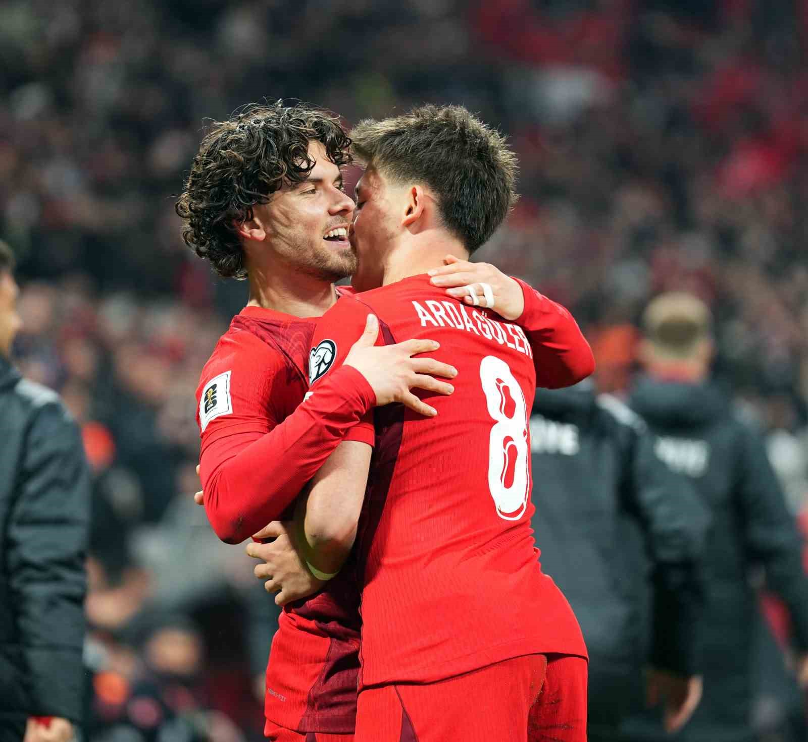 2026 FIFA Dünya Kupası play-off yarı final: Türkiye: 1 - Romanya: 0 (Maç sonucu)
2026 FIFA Dünya Kupası play-off yarı final: Türkiye: 1 - Romanya: 0 (Maç sonucu)