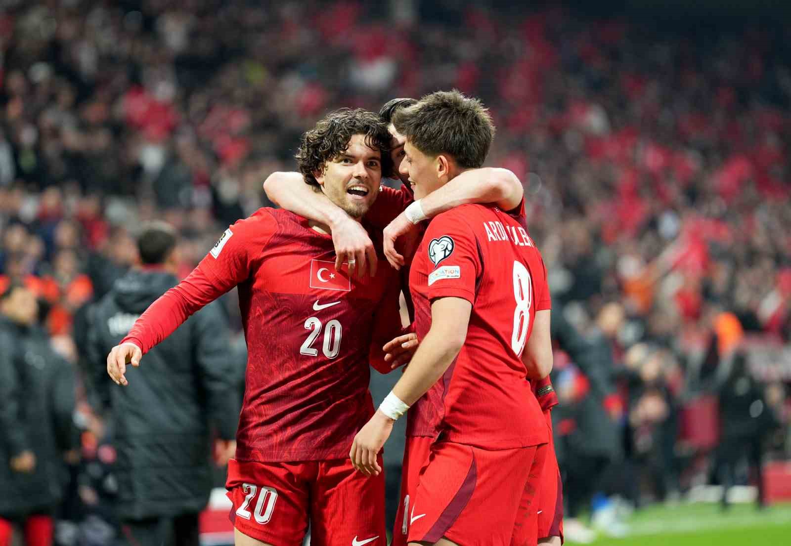 2026 FIFA Dünya Kupası play-off yarı final: Türkiye: 1 - Romanya: 0 (Maç sonucu)
2026 FIFA Dünya Kupası play-off yarı final: Türkiye: 1 - Romanya: 0 (Maç sonucu)