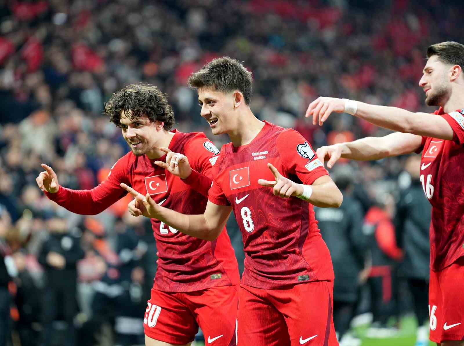 2026 FIFA Dünya Kupası play-off yarı final: Türkiye: 1 - Romanya: 0 (Maç sonucu)
2026 FIFA Dünya Kupası play-off yarı final: Türkiye: 1 - Romanya: 0 (Maç sonucu)