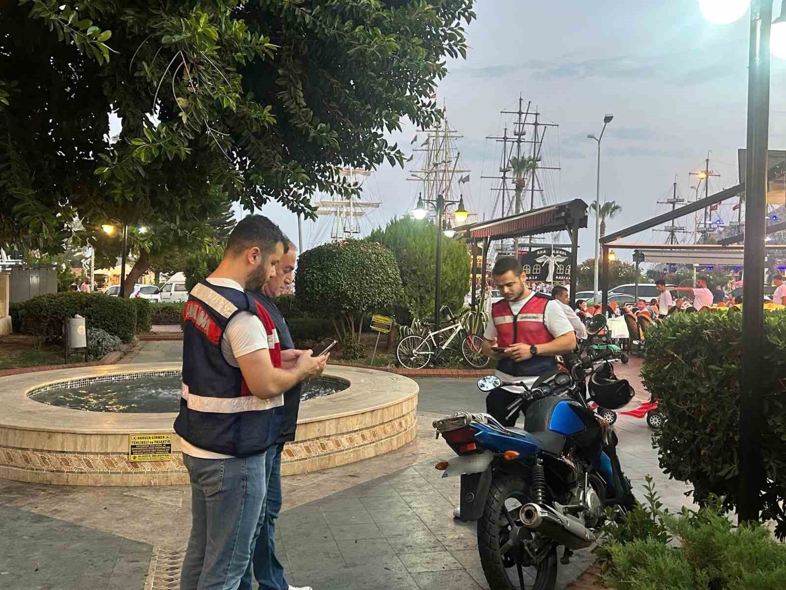 2026’ya sayılı saatler kala Alanya’da yılbaşı tedbirleri artırıldı
