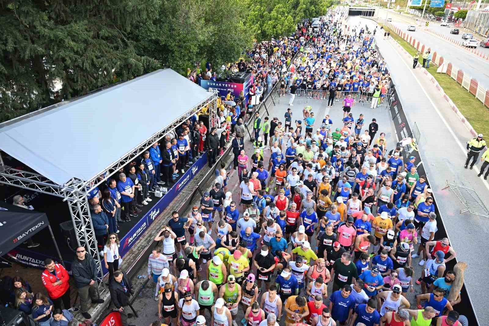 21. Uluslararası Runtalya Maratonu başladı
21. Uluslararası Runtalya Maratonu başladı