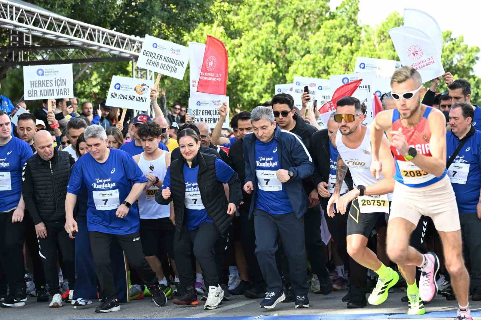 21. Uluslararası Runtalya Maratonu başladı
21. Uluslararası Runtalya Maratonu başladı