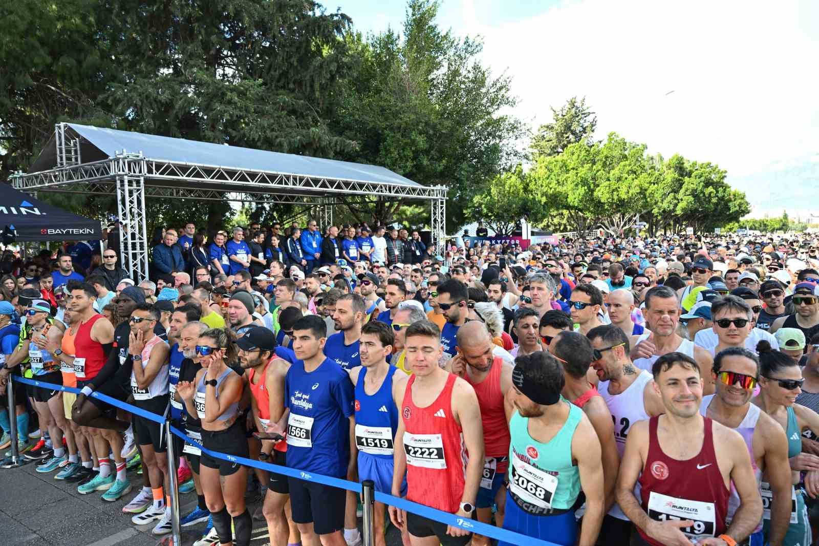 21. Uluslararası Runtalya Maratonu başladı
21. Uluslararası Runtalya Maratonu başladı