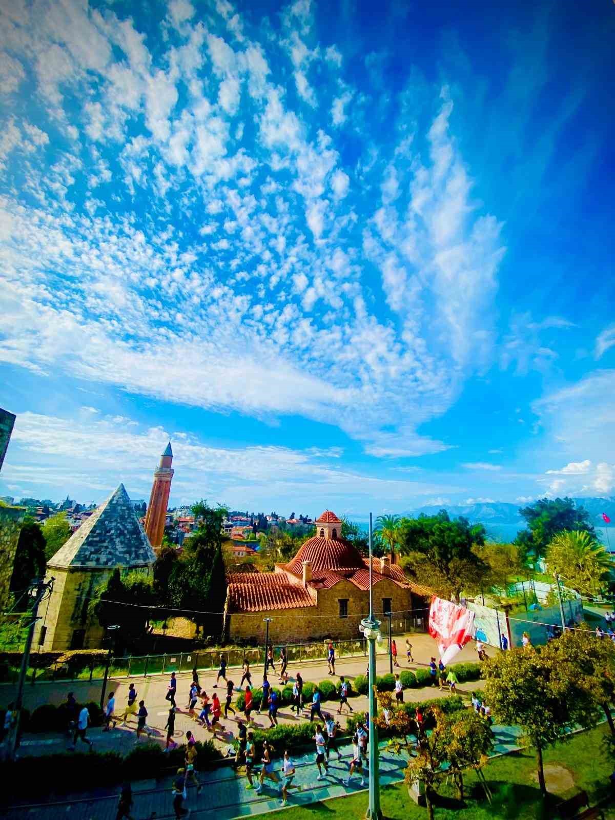 21. Uluslararası Runtalya Maratonu başladı
21. Uluslararası Runtalya Maratonu başladı