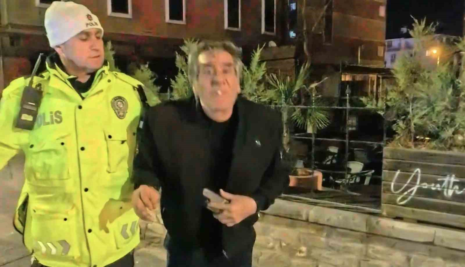 2.14 promil alkolle yakalandı: Gazeteciye el sallayıp yüzüne tükürdü
