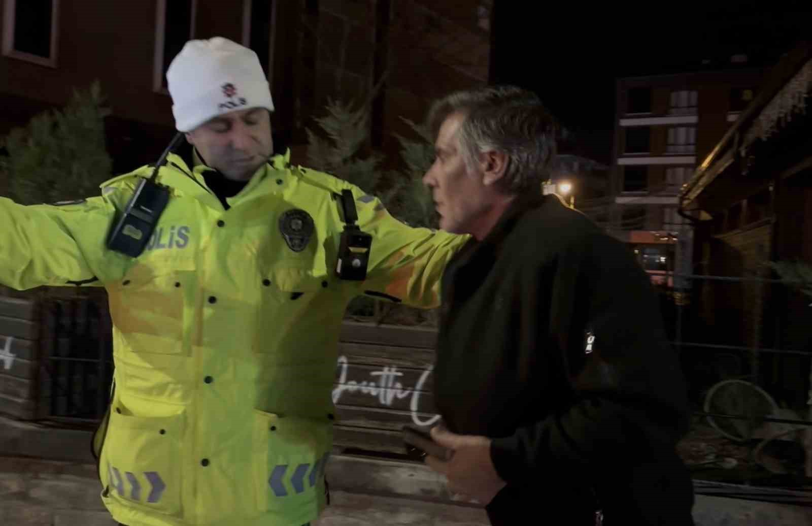 2.14 promil alkolle yakalandı: Gazeteciye el sallayıp yüzüne tükürdü
