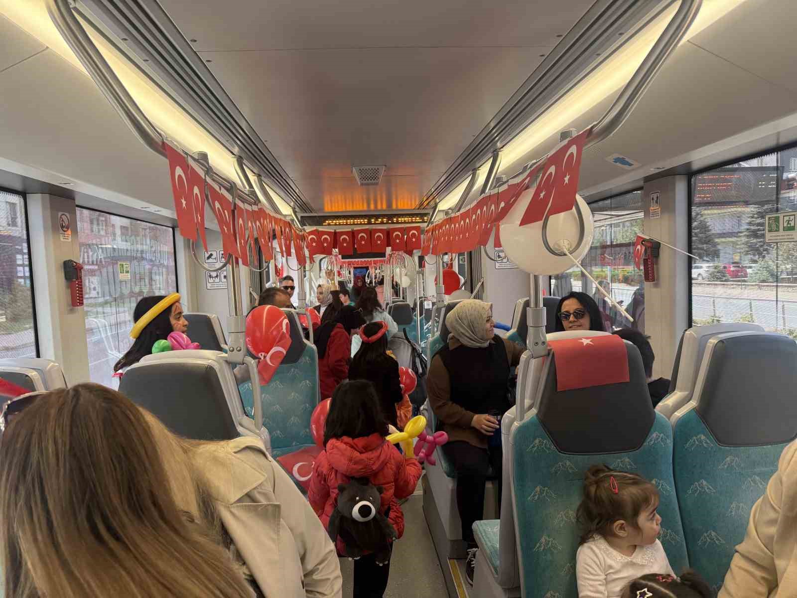 23 Nisan heyecanı, Çocuk Treni ile raylara taşındı
