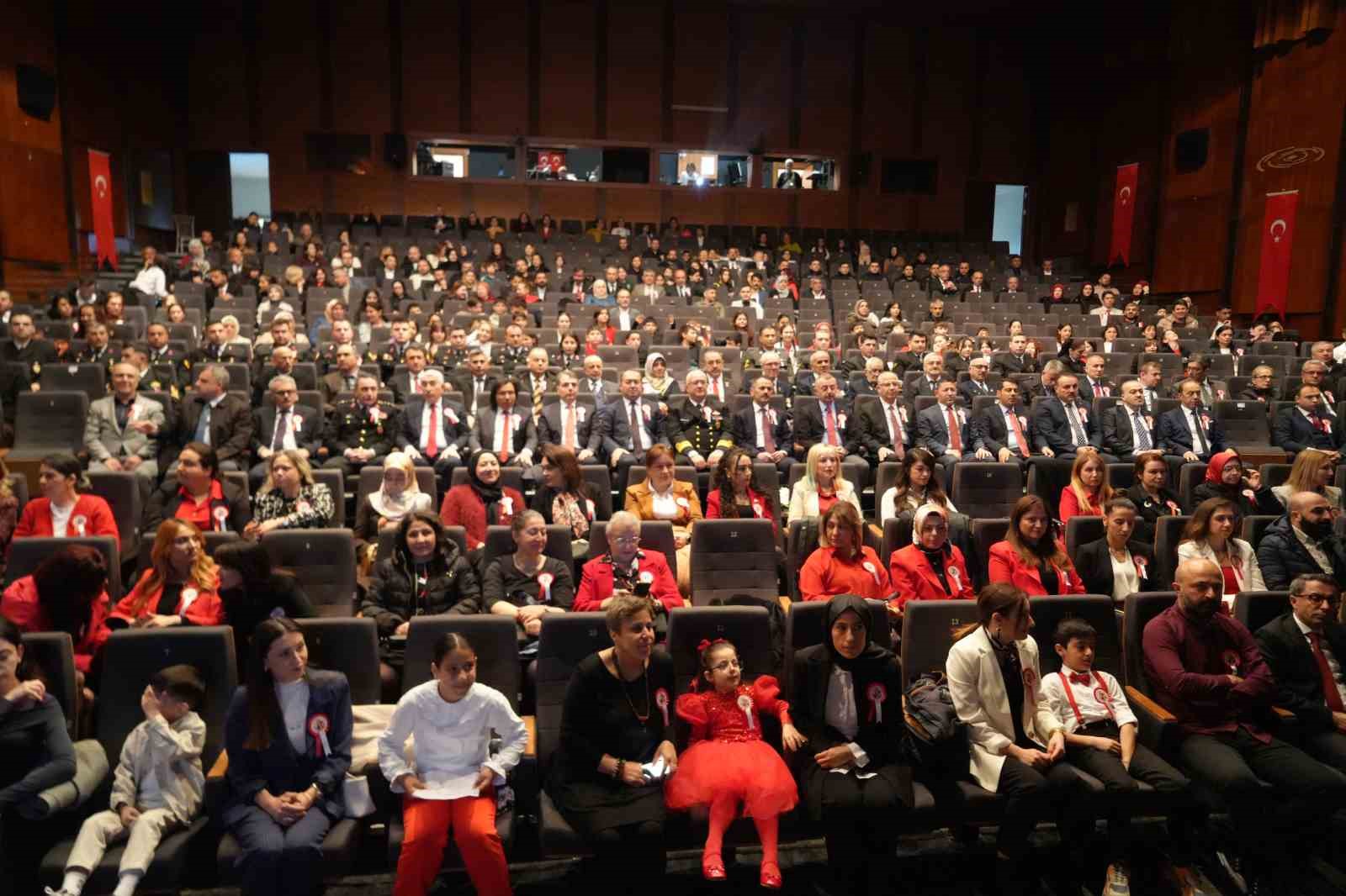 23 Nisan kutlamalarında çocuklar bayramın yıldızı oldu
