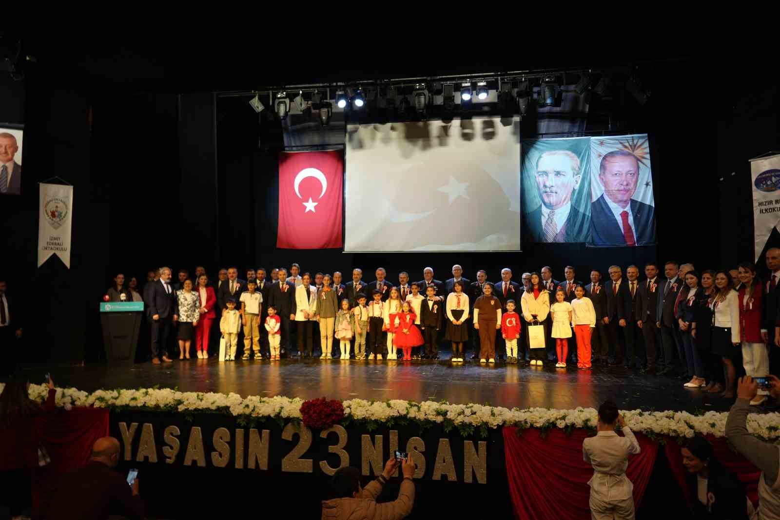 23 Nisan kutlamalarında çocuklar bayramın yıldızı oldu
