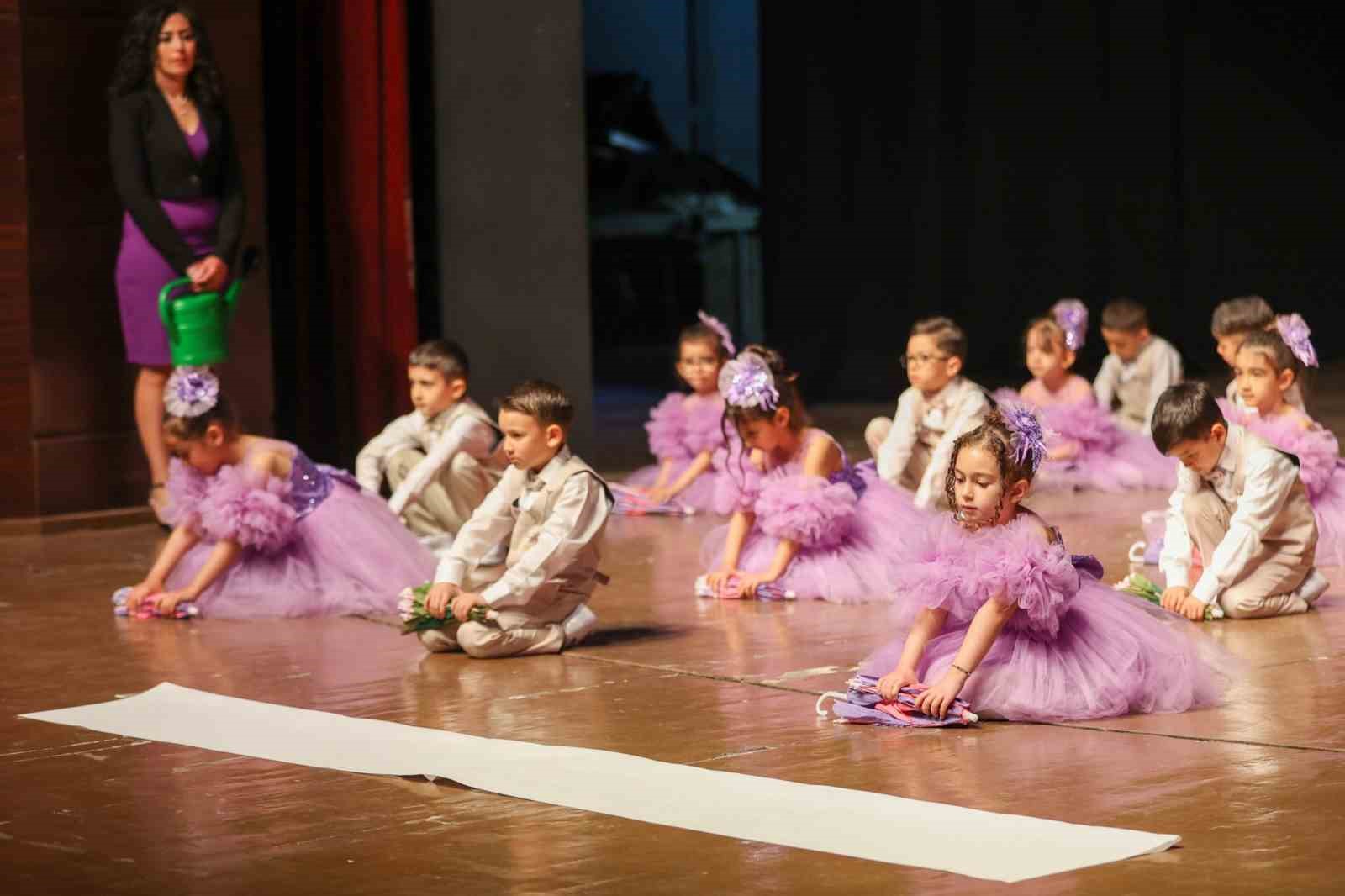 23 Nisan Ulusal Egemenlik ve Çocuk Bayramı Uşak’ta coşkuyla kutlandı
