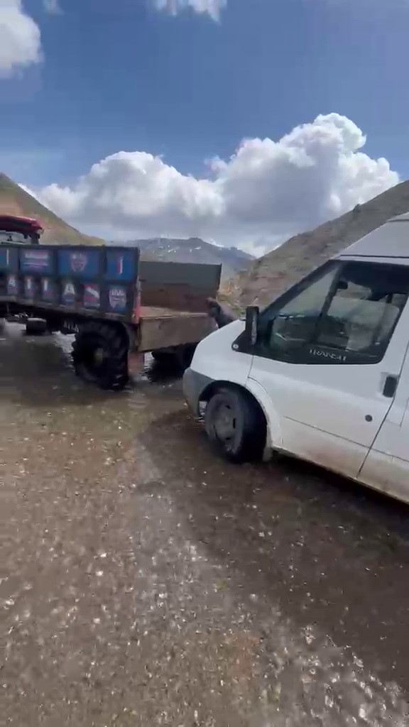 23 Nisan’da çocuklar yolda kaldı
