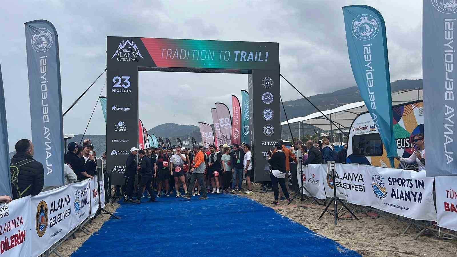 23 ülkeden 820 sporcu Alanya Ultra Trail için start aldı
23 ülkeden 820 sporcu Alanya Ultra Trail için start aldı