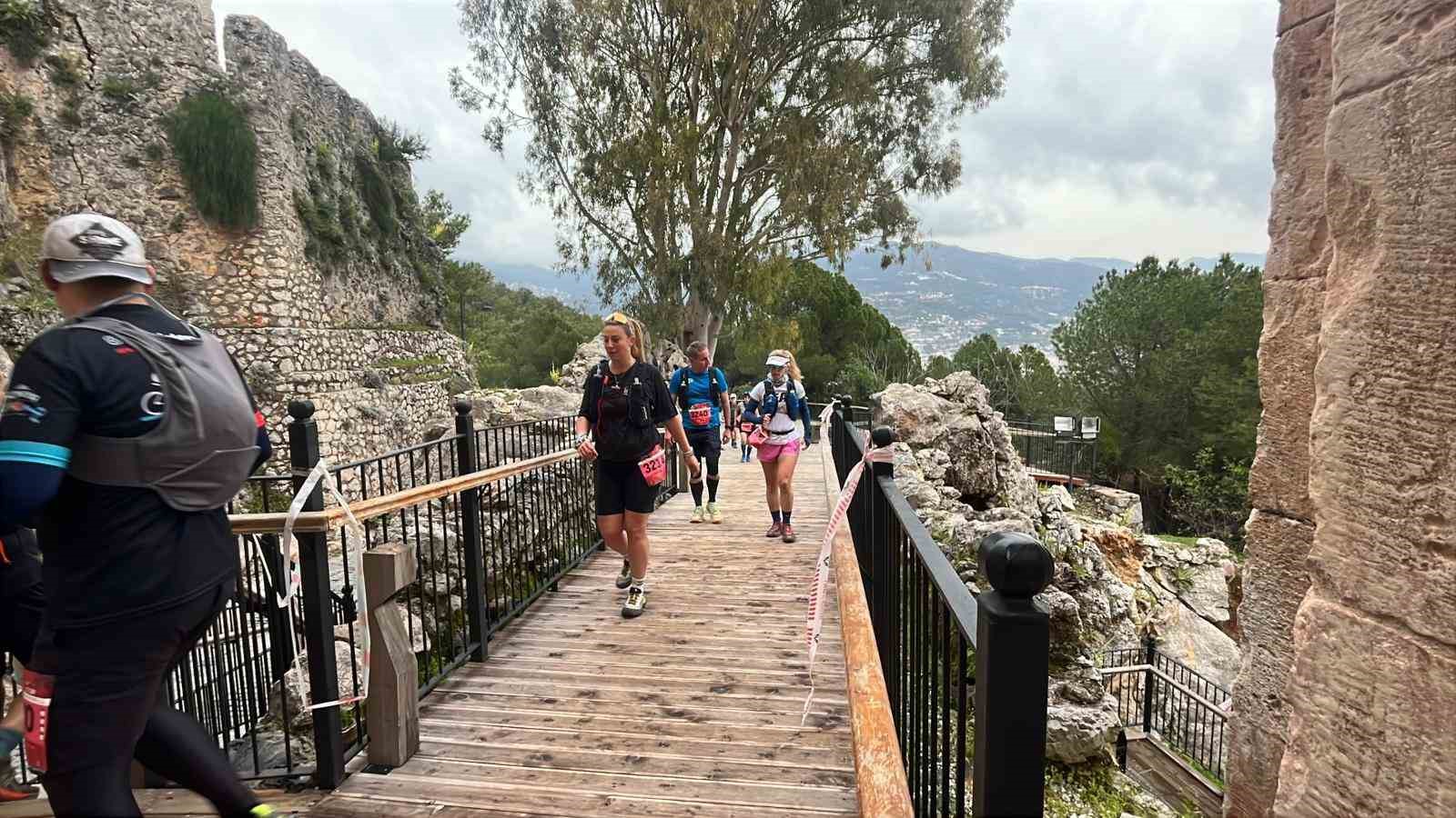 23 ülkeden 820 sporcu Alanya Ultra Trail için start aldı
23 ülkeden 820 sporcu Alanya Ultra Trail için start aldı