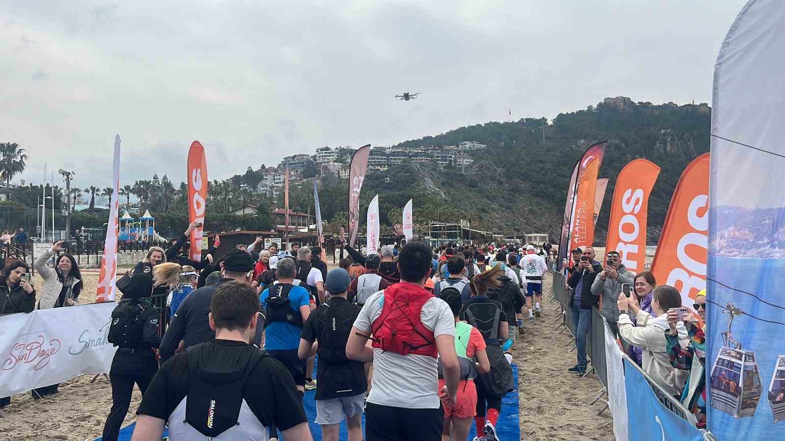 23 ülkeden 820 sporcu Alanya Ultra Trail için start aldı
23 ülkeden 820 sporcu Alanya Ultra Trail için start aldı