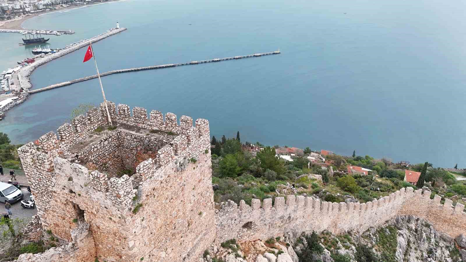 23 ülkeden 820 sporcu Alanya Ultra Trail için start aldı
23 ülkeden 820 sporcu Alanya Ultra Trail için start aldı